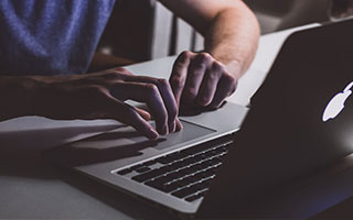 开云体育入口-摩洛哥队在巴黎奥运会男足比赛中展现出高效的传球配合，摩洛哥足球队主力